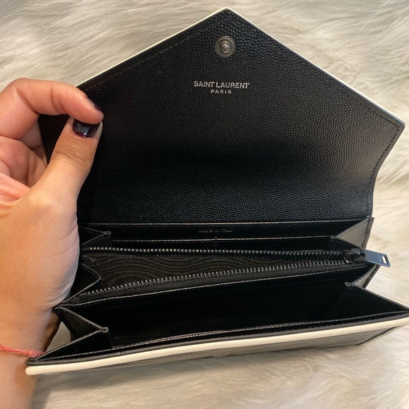 YSL SAINT LAURENT MONOGRAM WALLET IN BLACK & WHITE - Picture 3 of 3